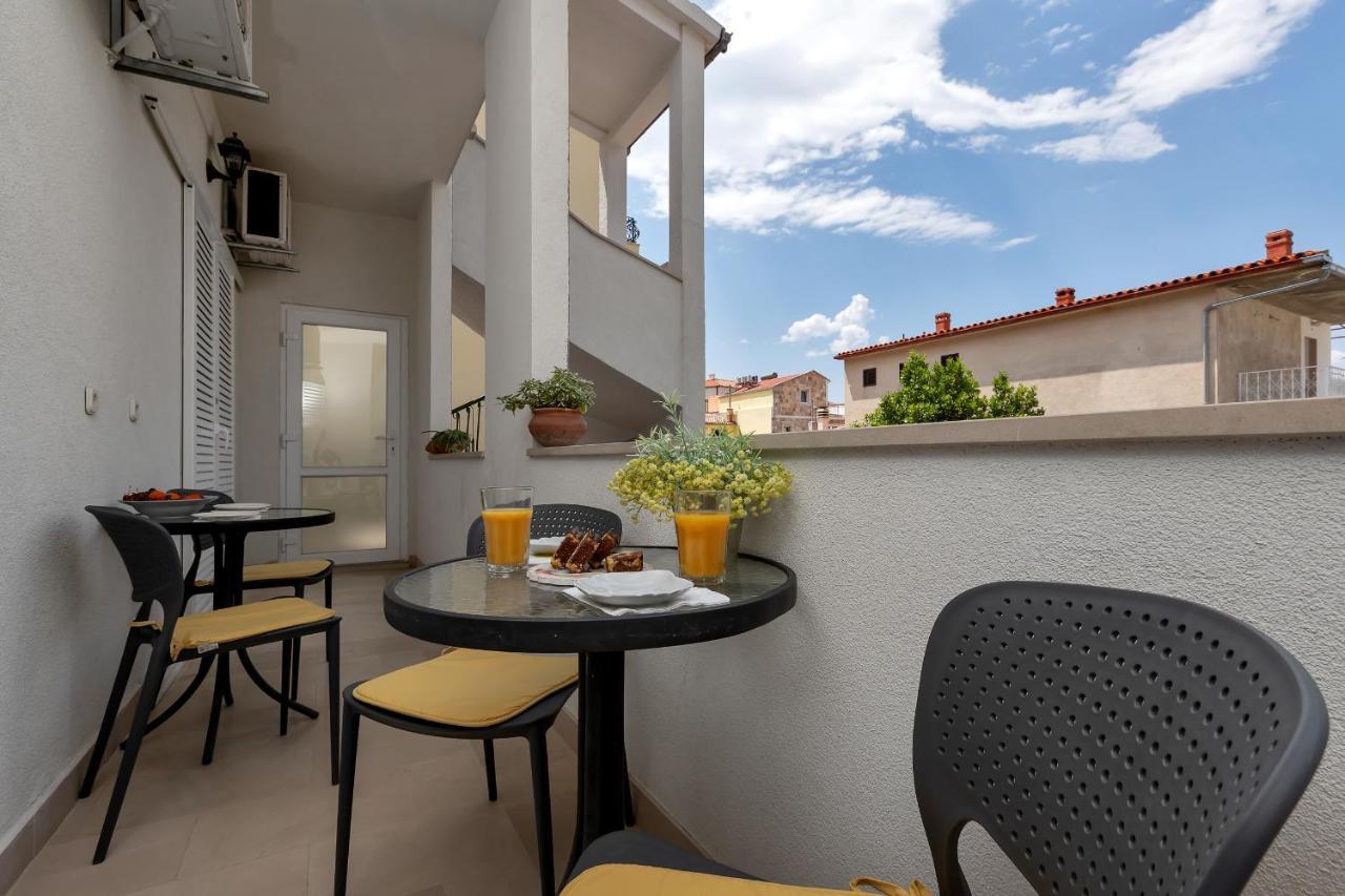 Apartments Divna Baška Voda Eksteriør bilde