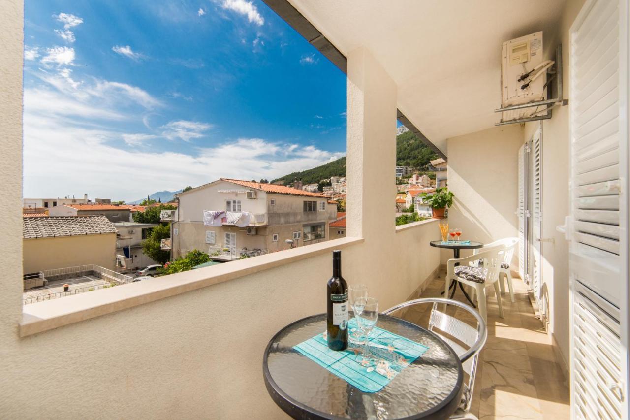 Apartments Divna Baška Voda Eksteriør bilde