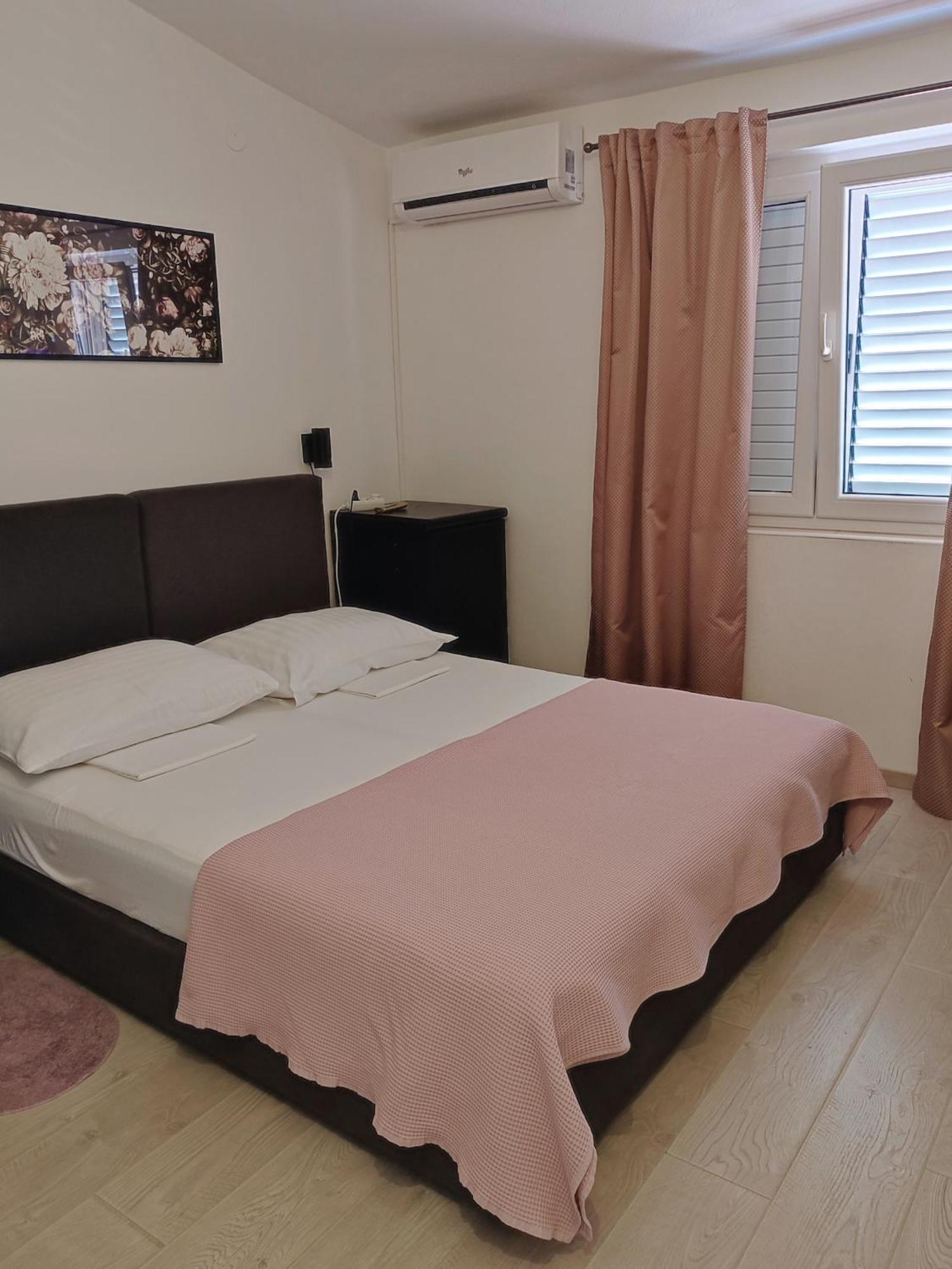 Apartments Divna Baška Voda Eksteriør bilde