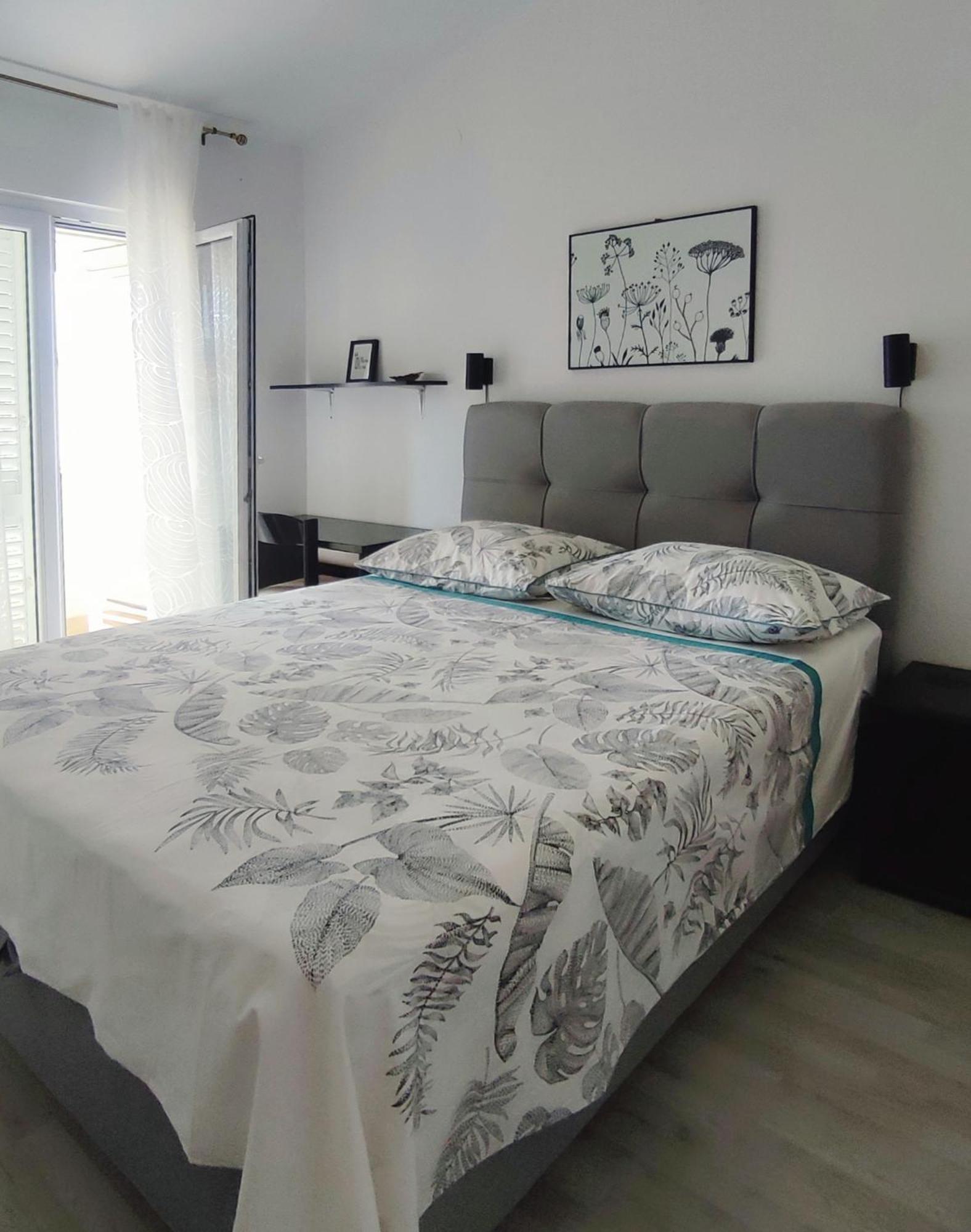 Apartments Divna Baška Voda Eksteriør bilde